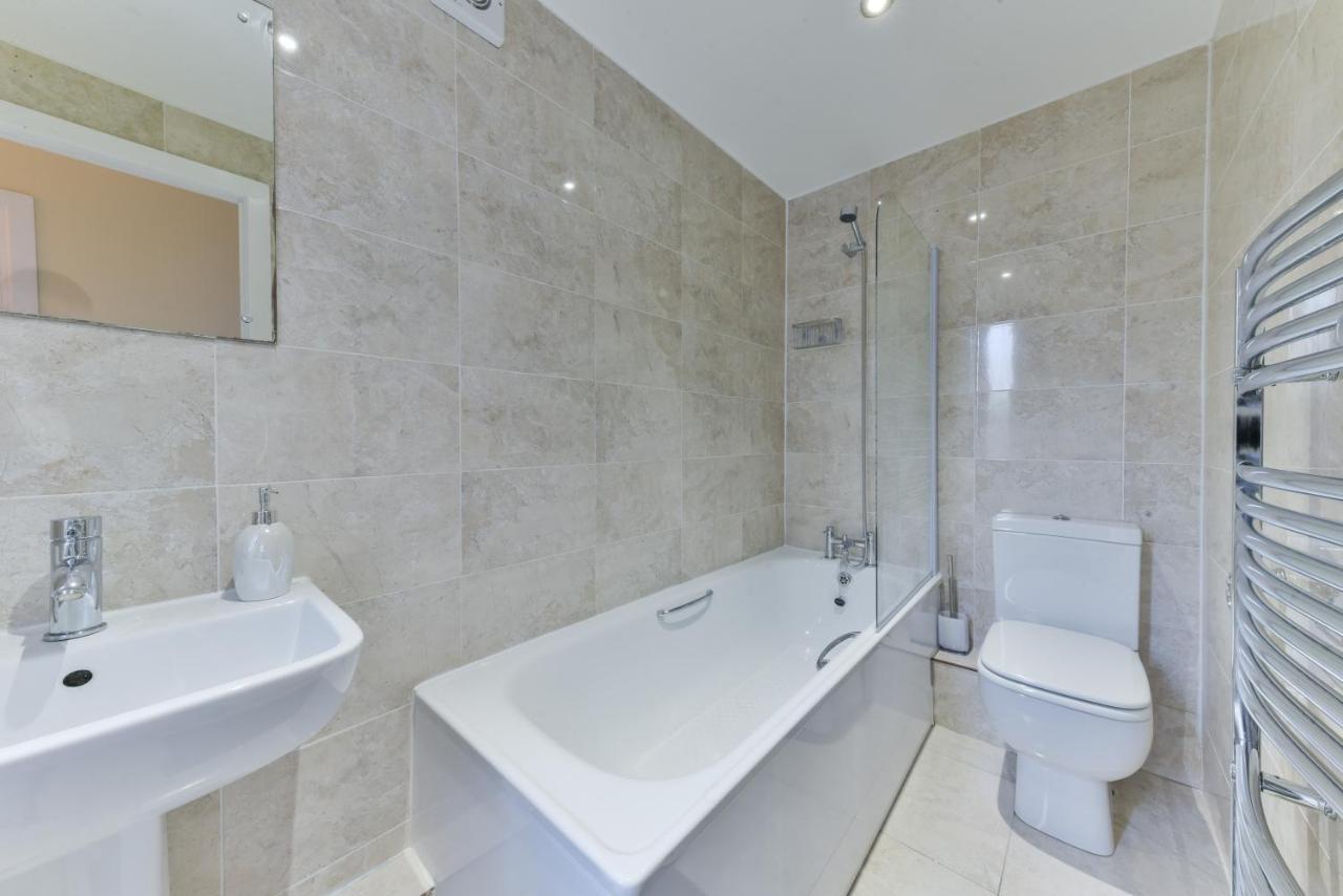 Royal Living Properties Villa Hillingdon Ngoại thất bức ảnh