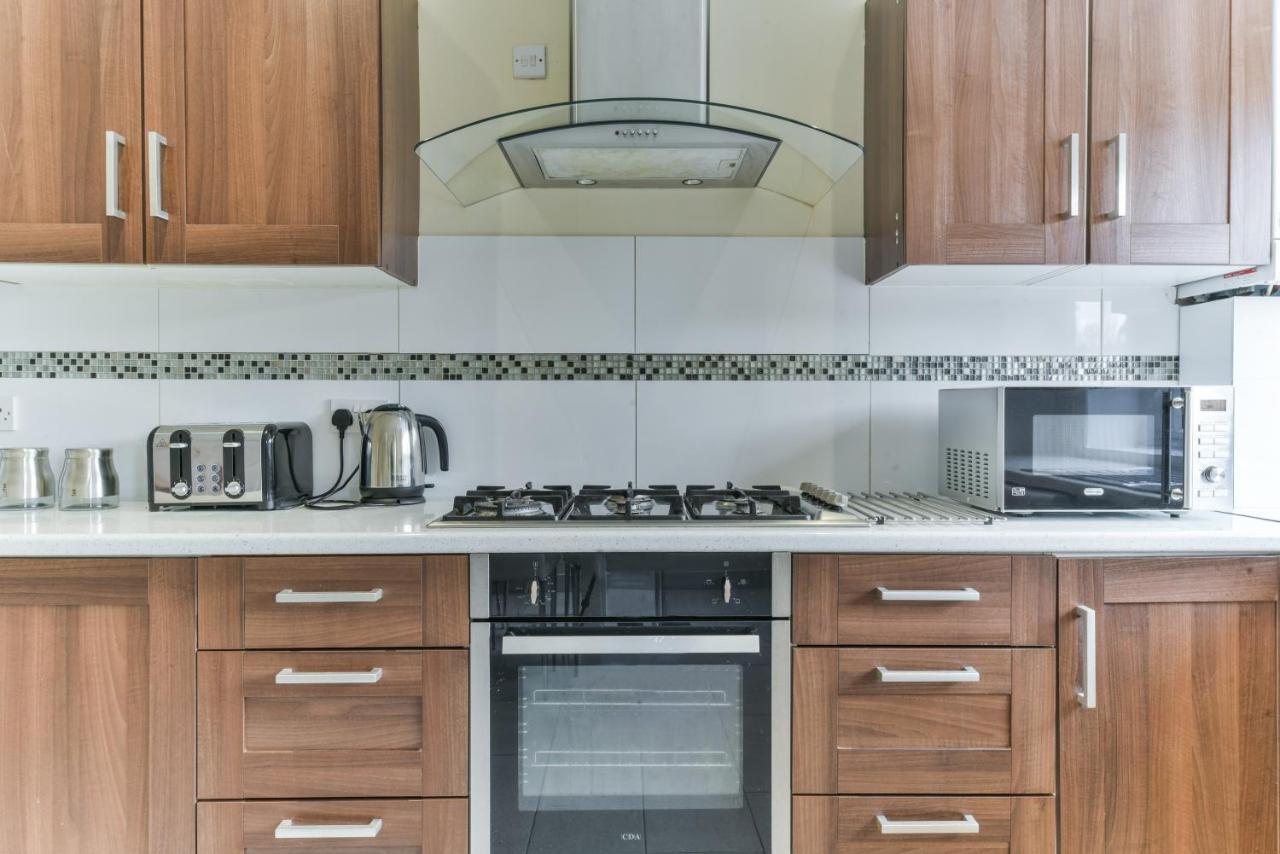 Royal Living Properties Villa Hillingdon Ngoại thất bức ảnh